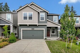 Building Photo - Spacious Puyallup Home with Room for the E...