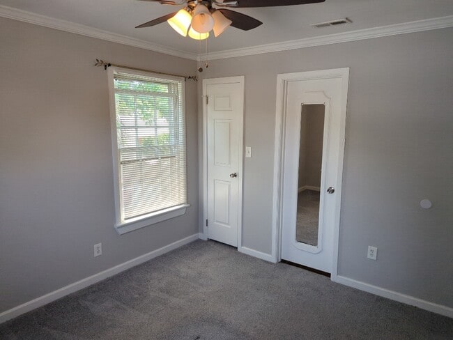 Building Photo - 9396 Pine Tree Rd