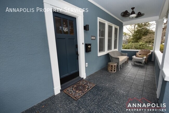 Building Photo - 209 Claude St