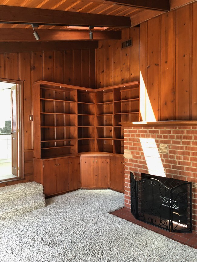 Building Photo - 2315 24th St