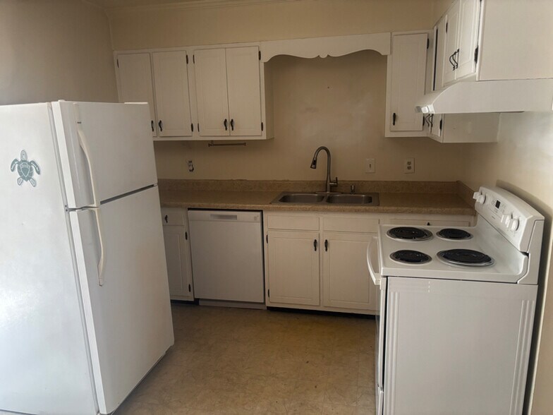 Building Photo - 538 Royce St