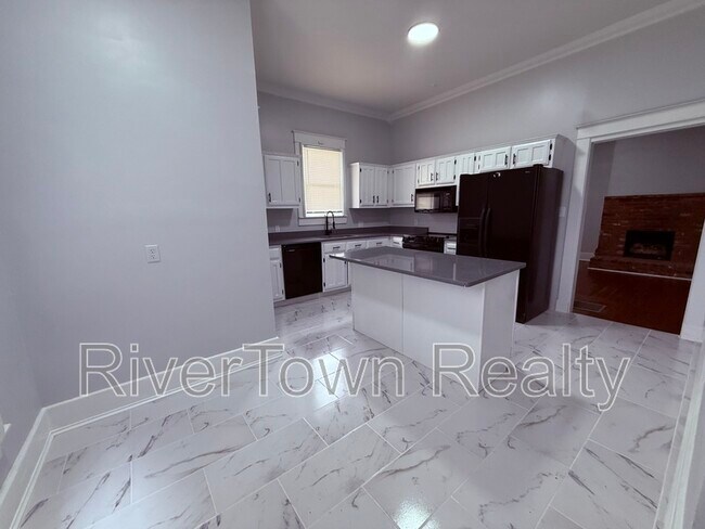 Building Photo - 2184 Cowden Ave