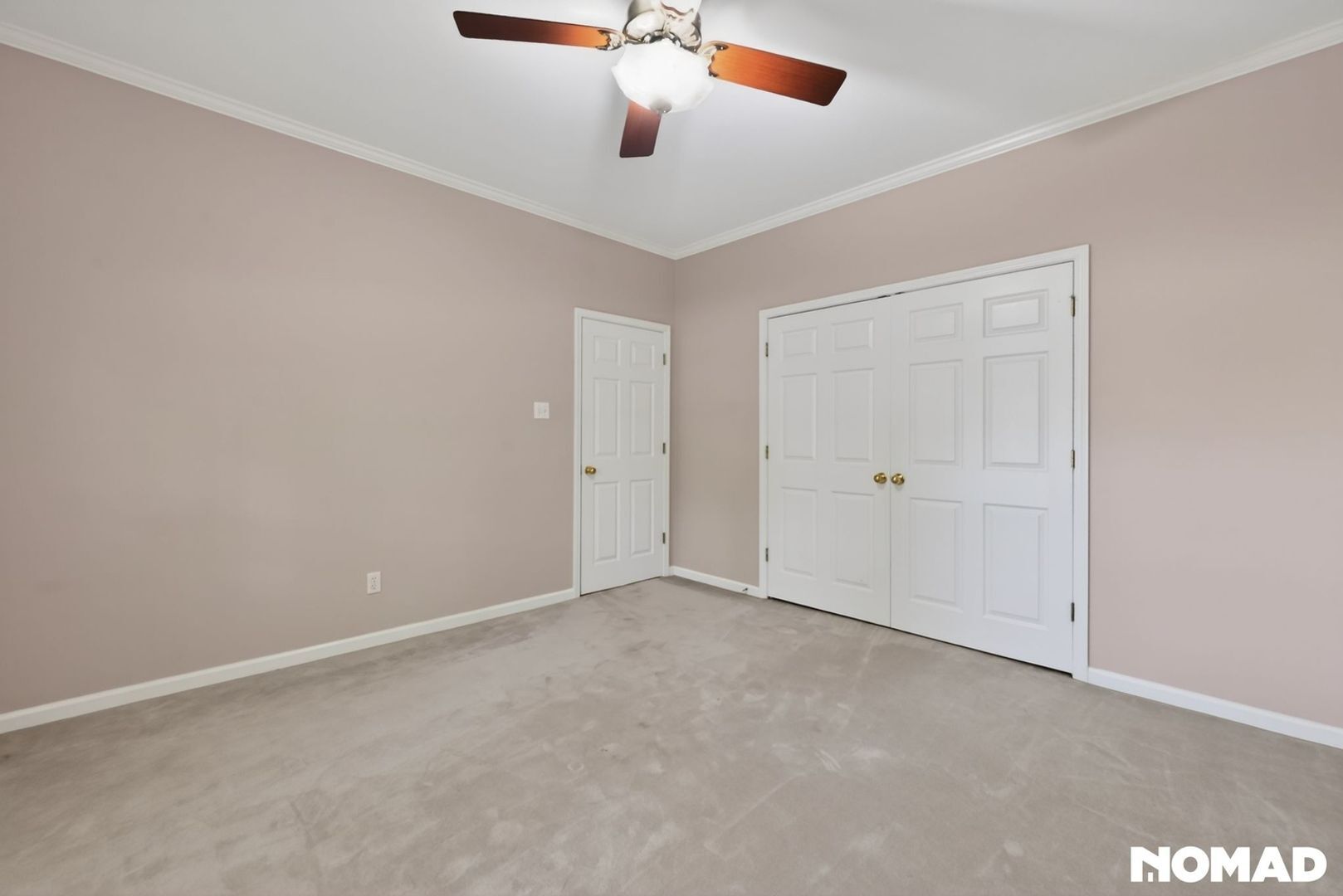 Building Photo - 1219 Loyola Dr