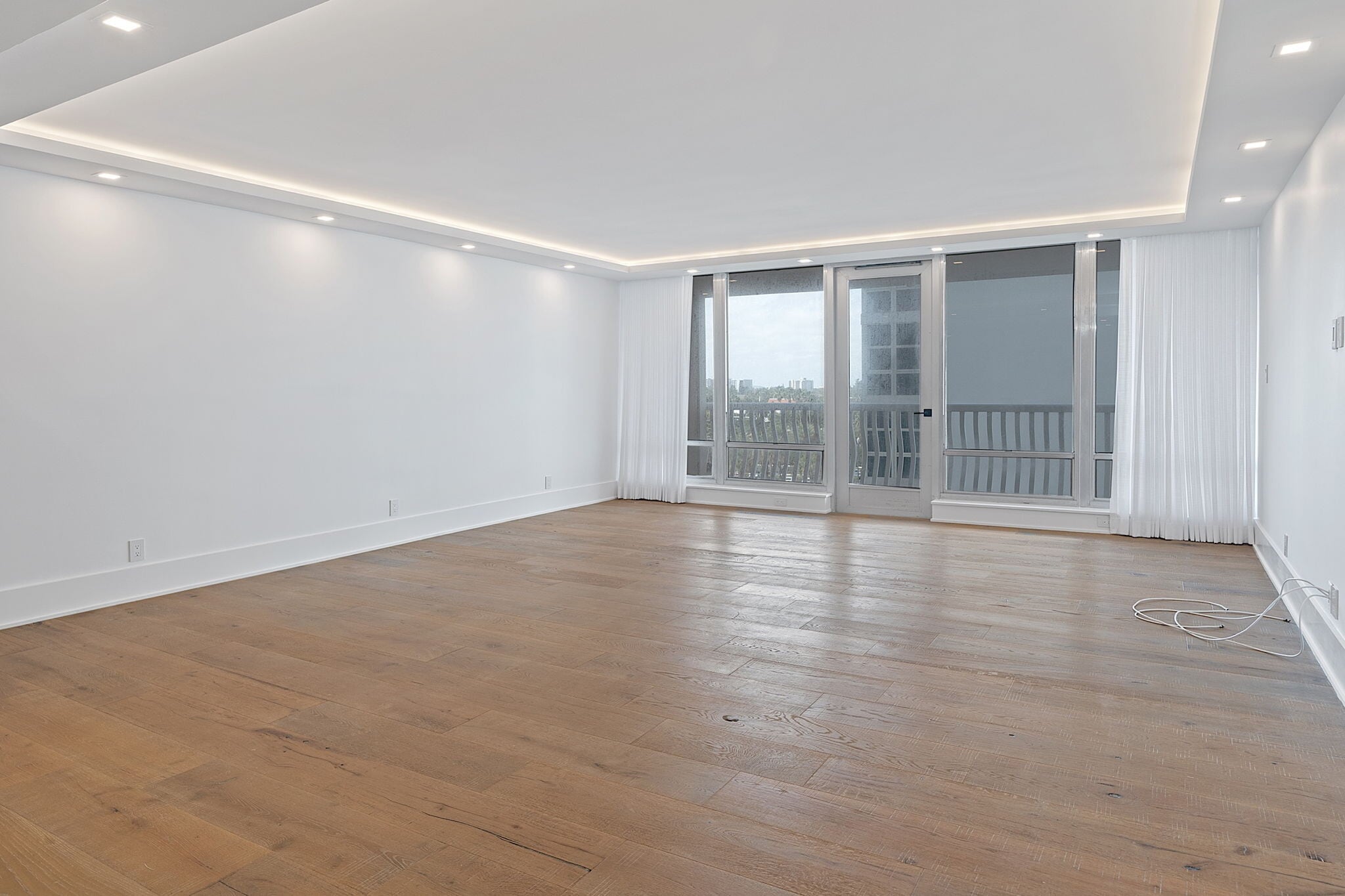 Large Living Area - 4020 Galt Ocean Dr