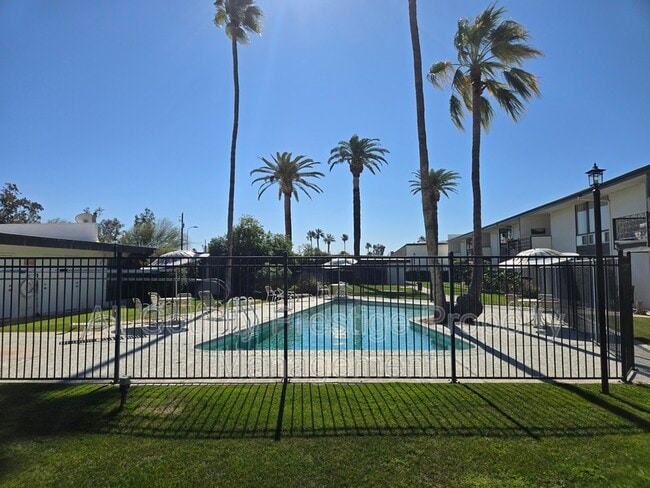 Building Photo - 3308 E Camelback Rd