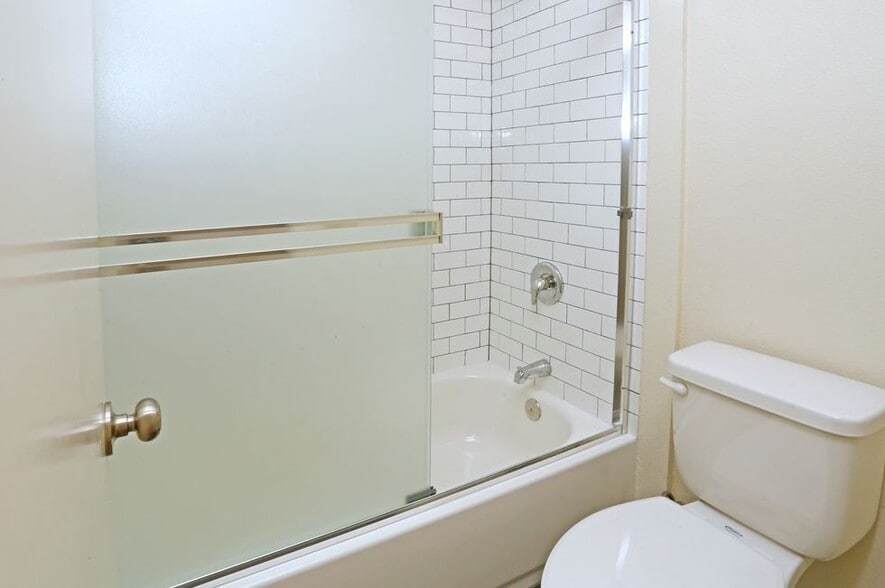 Interior Photo - Twin Pines Manor Apartments