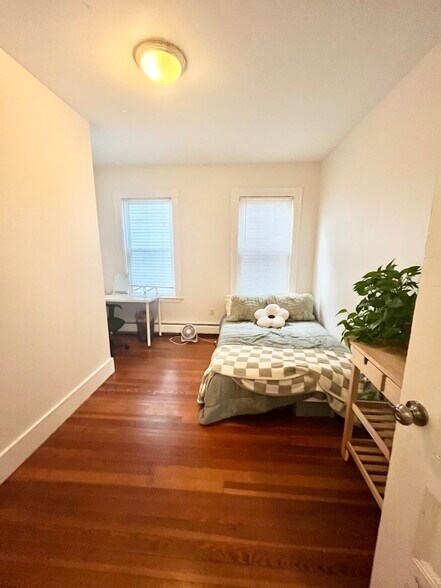 Building Photo - 12 Bucknam St