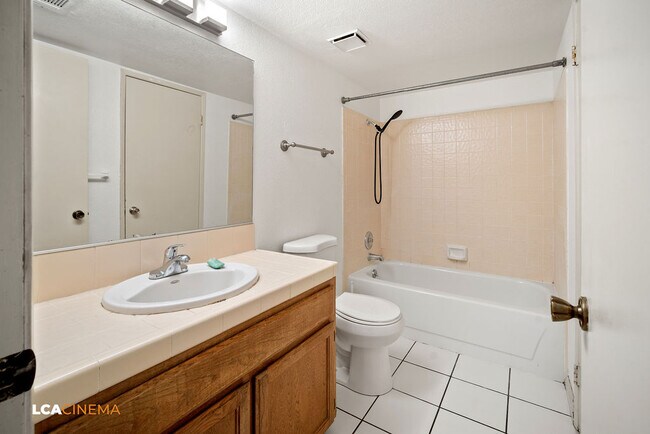 Building Photo - 3521 Starwood Ln