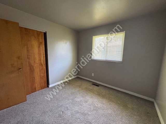 Building Photo - 2219 Drake Dr