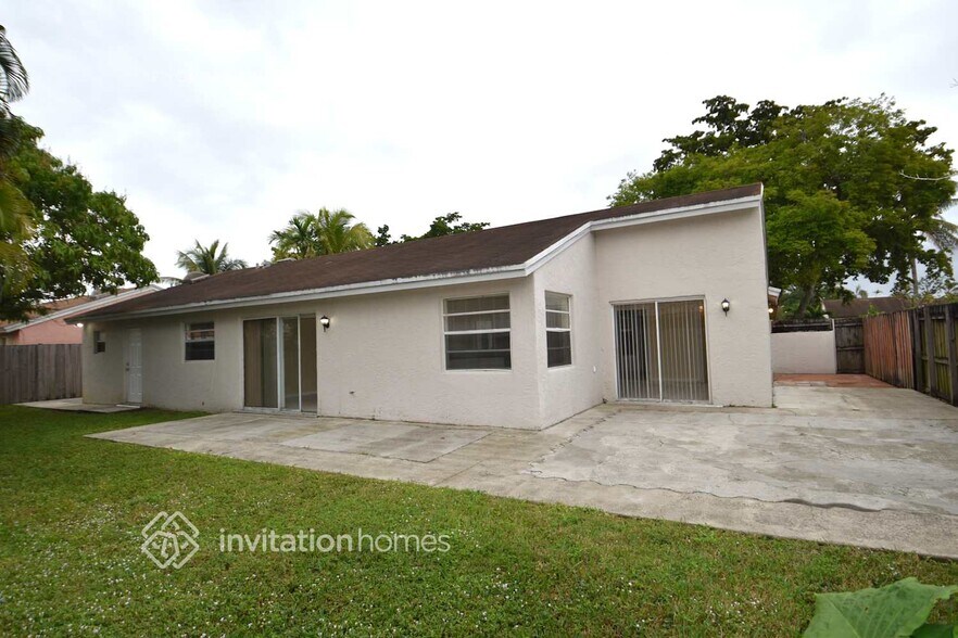 Building Photo - 20030 NW 58th Ave