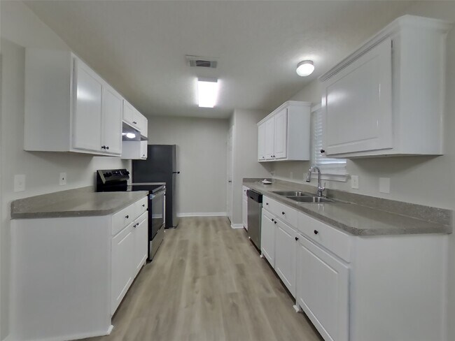 Building Photo - 224 Kellyn Ct