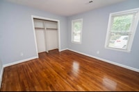 Building Photo - 219 Lakewood Dr