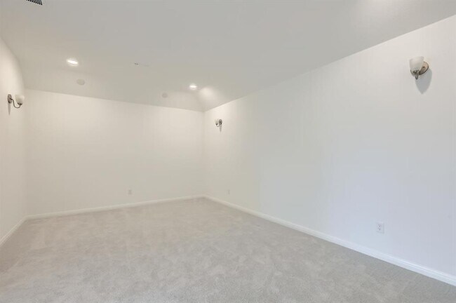 Building Photo - 1208 Legends Ln