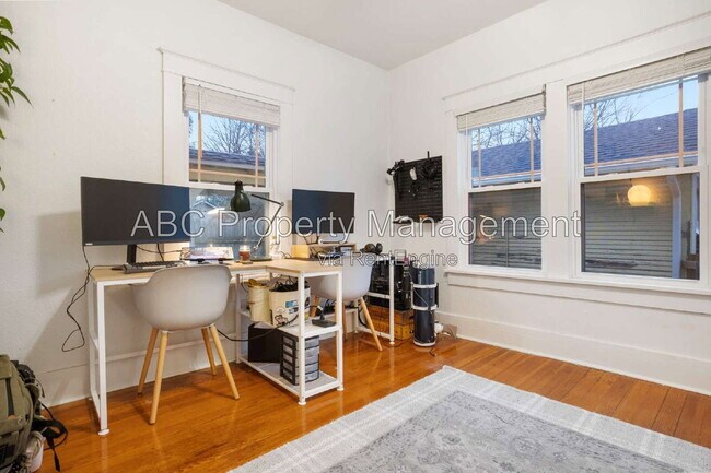 Building Photo - 401 W Price Ave