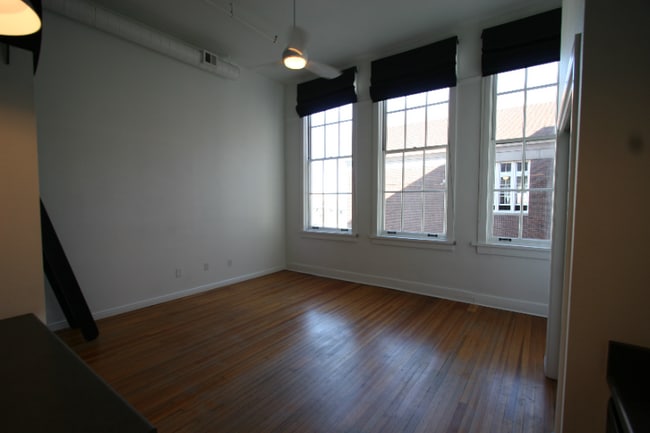 Building Photo - 301 Central Ave NE