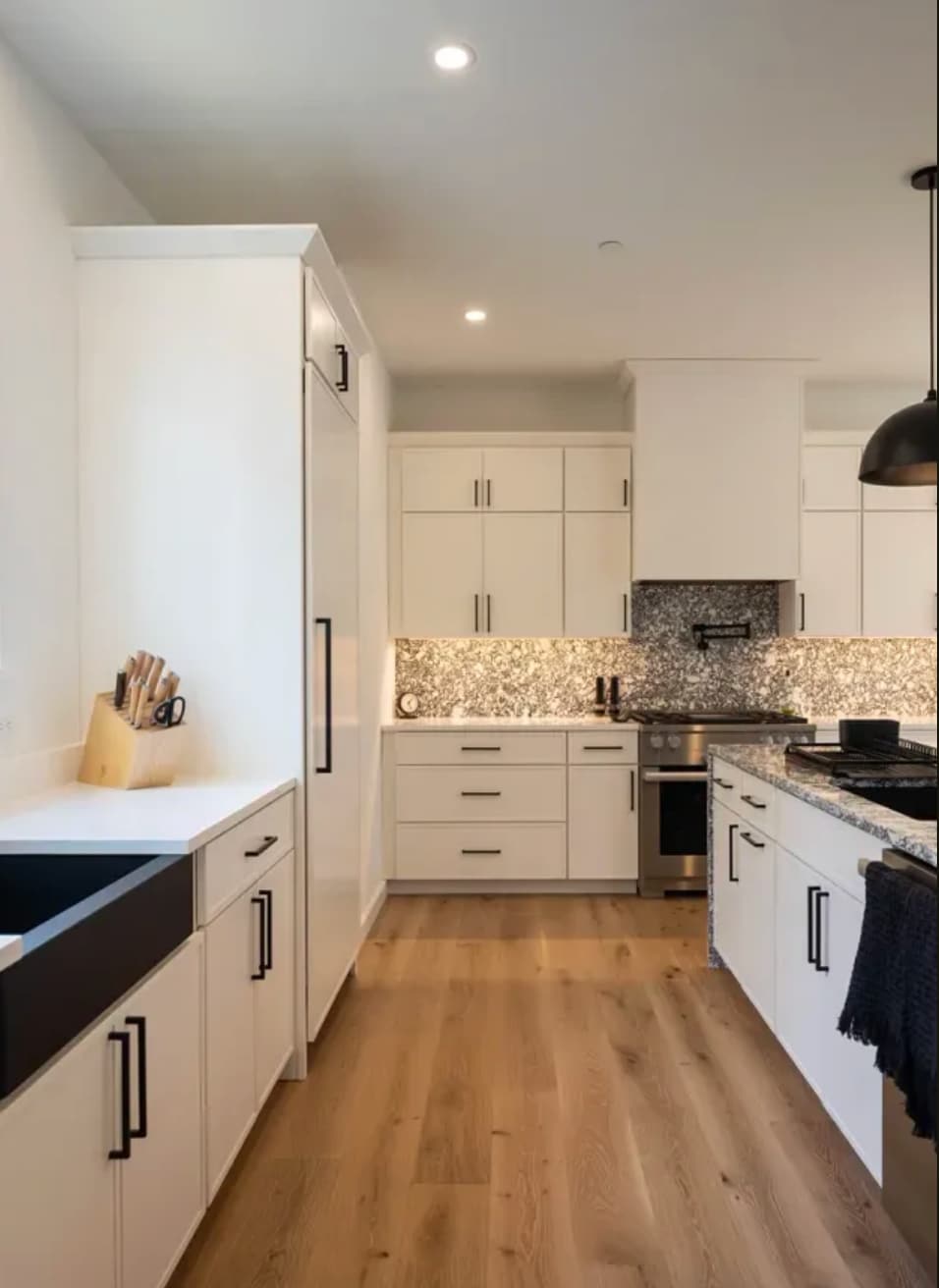 Building Photo - 171 High Winds Dr