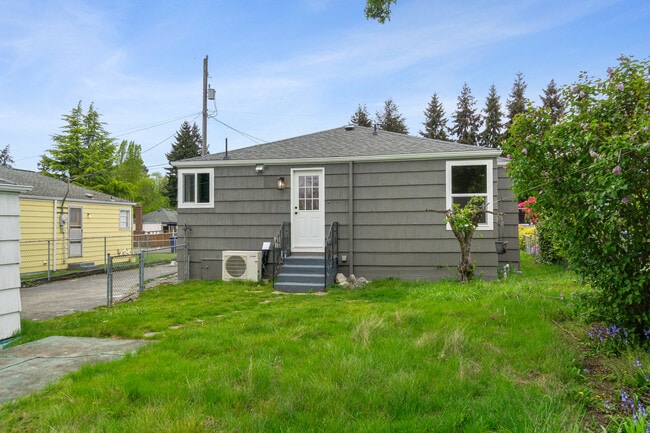 Building Photo - 1443 SW 148th St