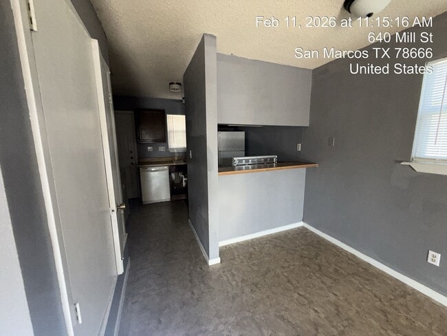 Building Photo - 640 Mill St