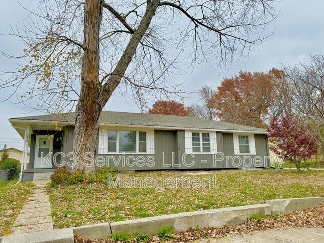 Building Photo - 5940 E 136th St