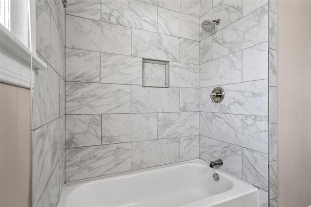 Building Photo - 1747 Mariposa Dr