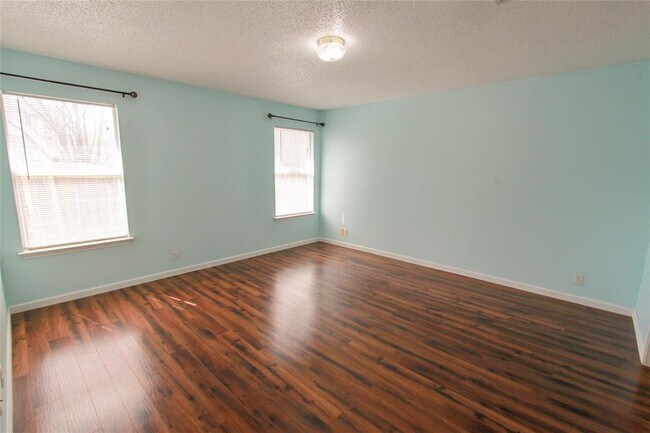 Building Photo - 9705 Dalewood Dr