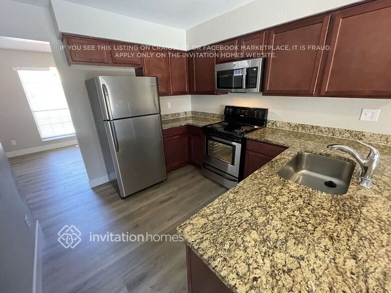 Building Photo - 15950 E Ford Pl