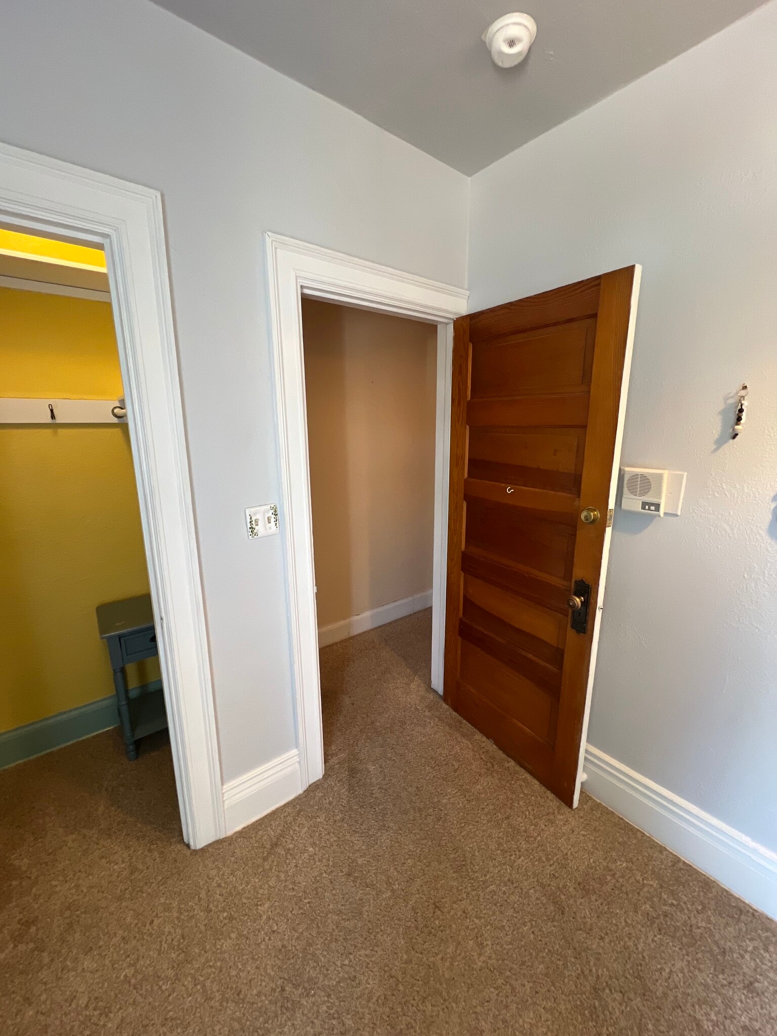 Building Photo - 616 W Mulberry St