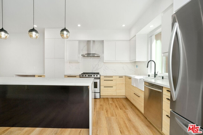 Building Photo - 5923 Etiwanda Ave