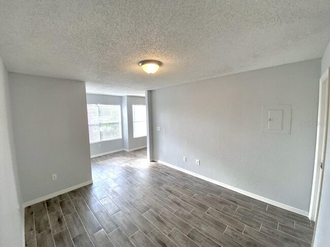 Building Photo - 5152 Conroy Rd