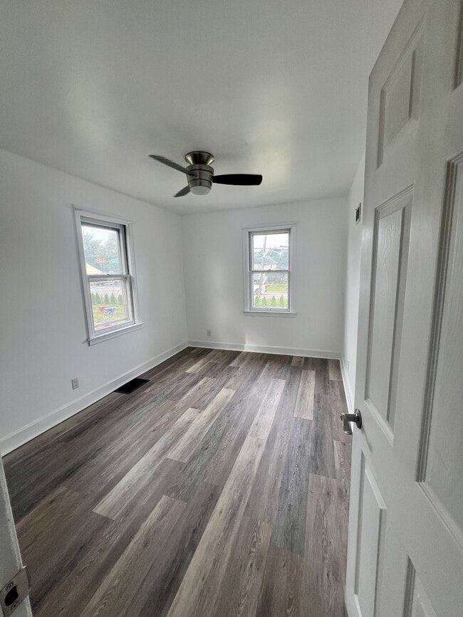 Building Photo - 2861 Horseshoe Pike