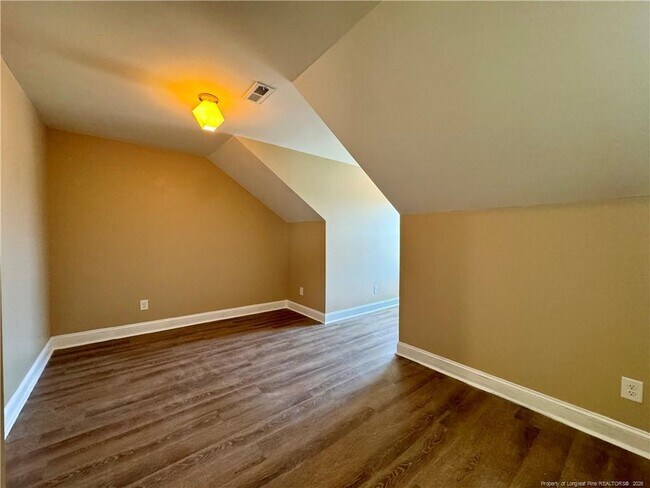 Building Photo - 1004 Kensington Park Rd