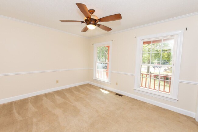 Building Photo - $300 off the first month's rent on a 12 mo...