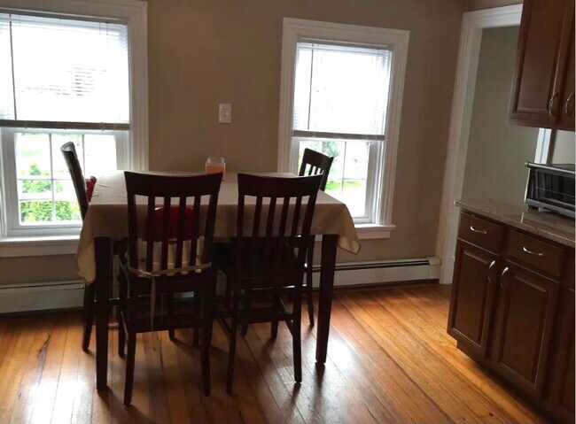 Building Photo - 29 King St