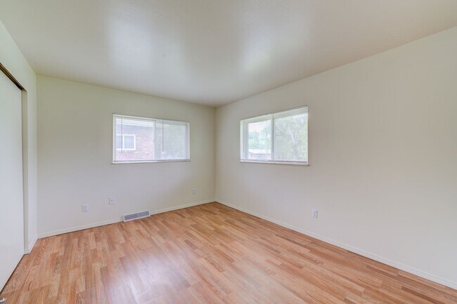 Building Photo - 3937 Jane Ave