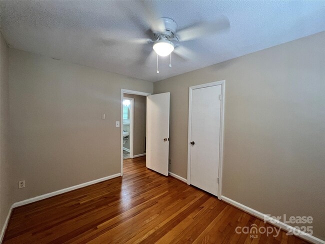 Building Photo - 821 Brookwood St