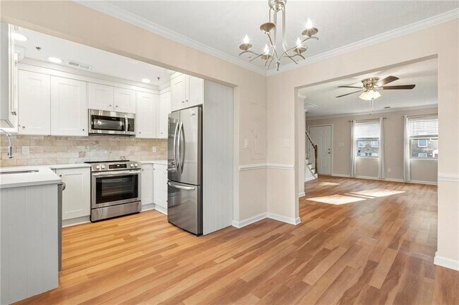 Building Photo - 245 Winding River Dr