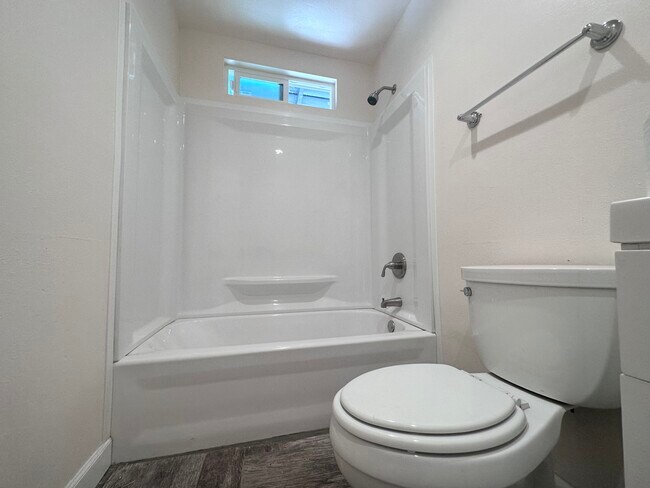 Building Photo - 45322 Saigon Ave