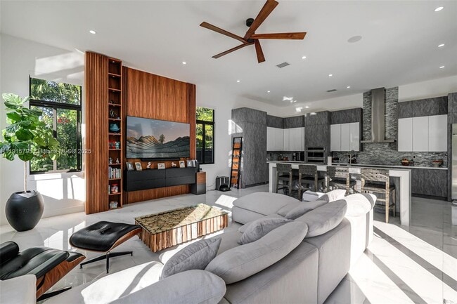 Building Photo - 250 NW 129th Ave