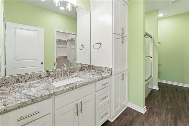 Building Photo - 806 S Newsom St