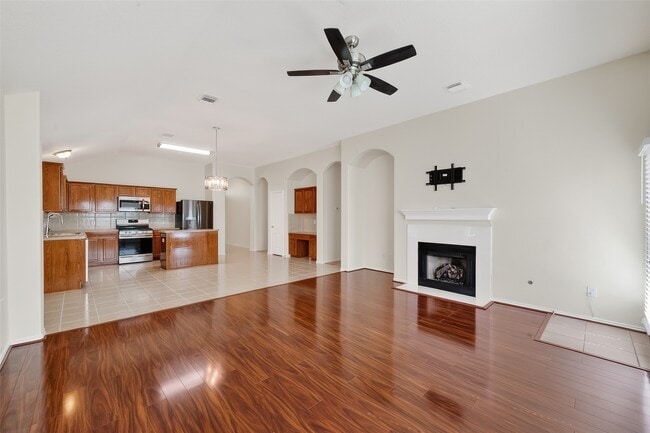 Building Photo - 9830 Lynette Falls Dr