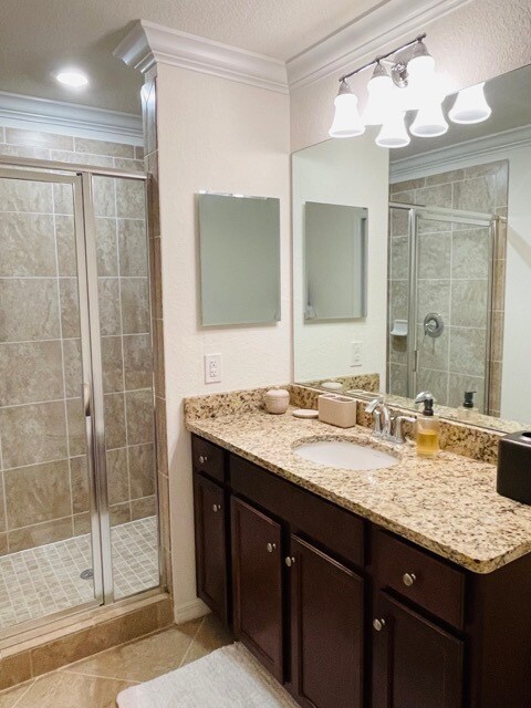 Primary bath - 17108 Vardon Ter