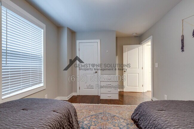 Building Photo - 1516 23rd Ave N