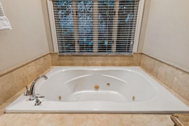 Building Photo - 3301 NE 16th St