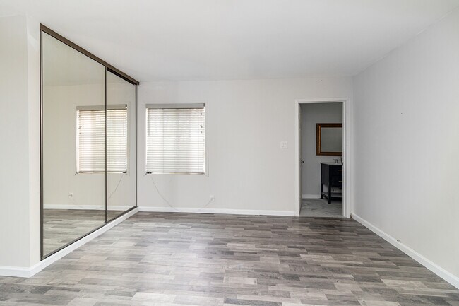 Building Photo - 17944 Collins St