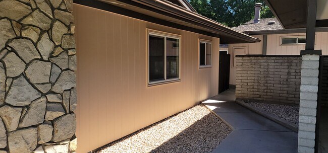 Building Photo - Beautiful 2 Bedroom / 2 Bath Bungalow Next to Hidden Valley Golf Club with Large Private Patio, N...