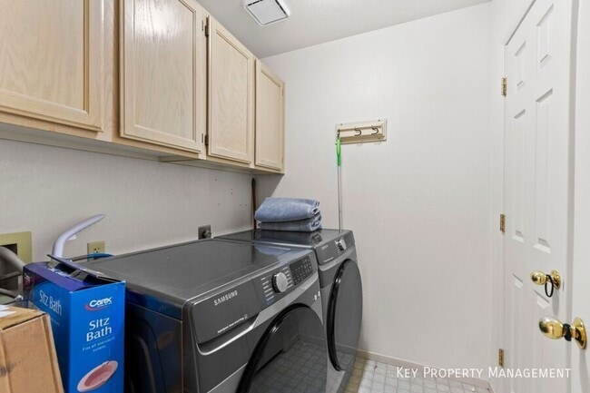 Building Photo - 2851 S Valley View Blvd