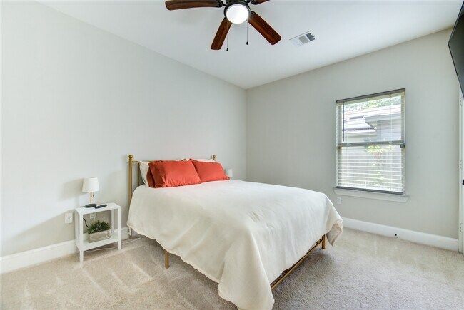 Building Photo - 3805 Shelby Cir