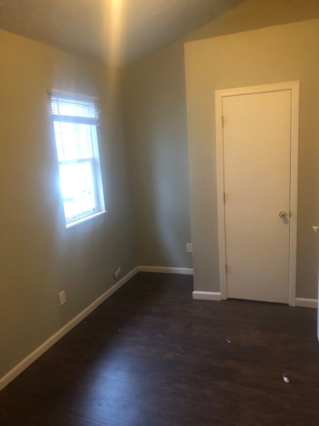 Building Photo - 501 S Main St