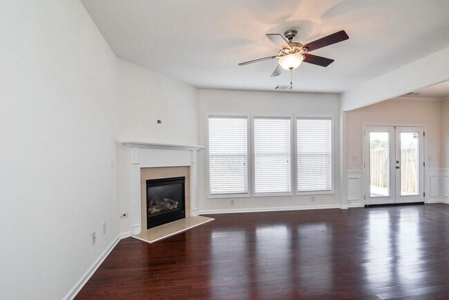 Building Photo - 5780 Weddington Dr