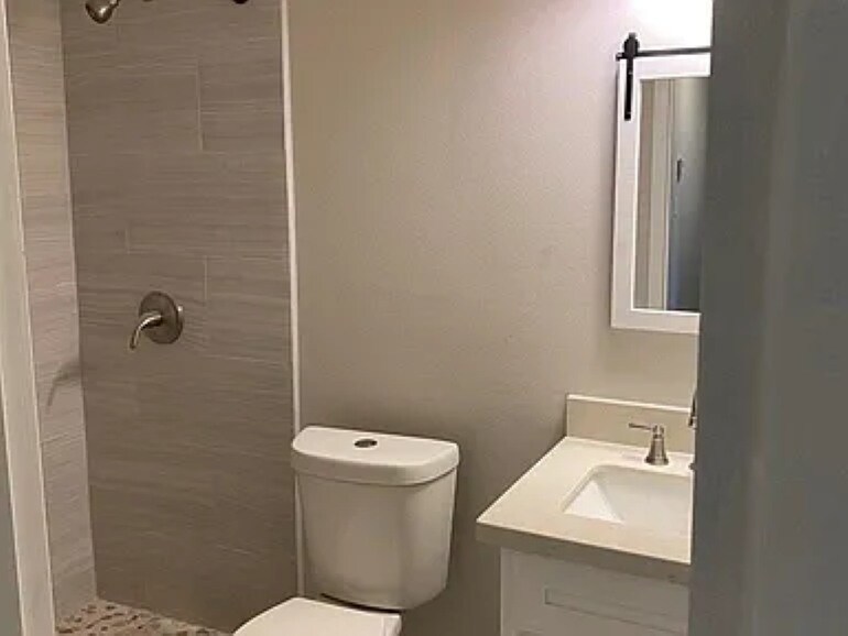 Building Photo - 2009 S Arden St